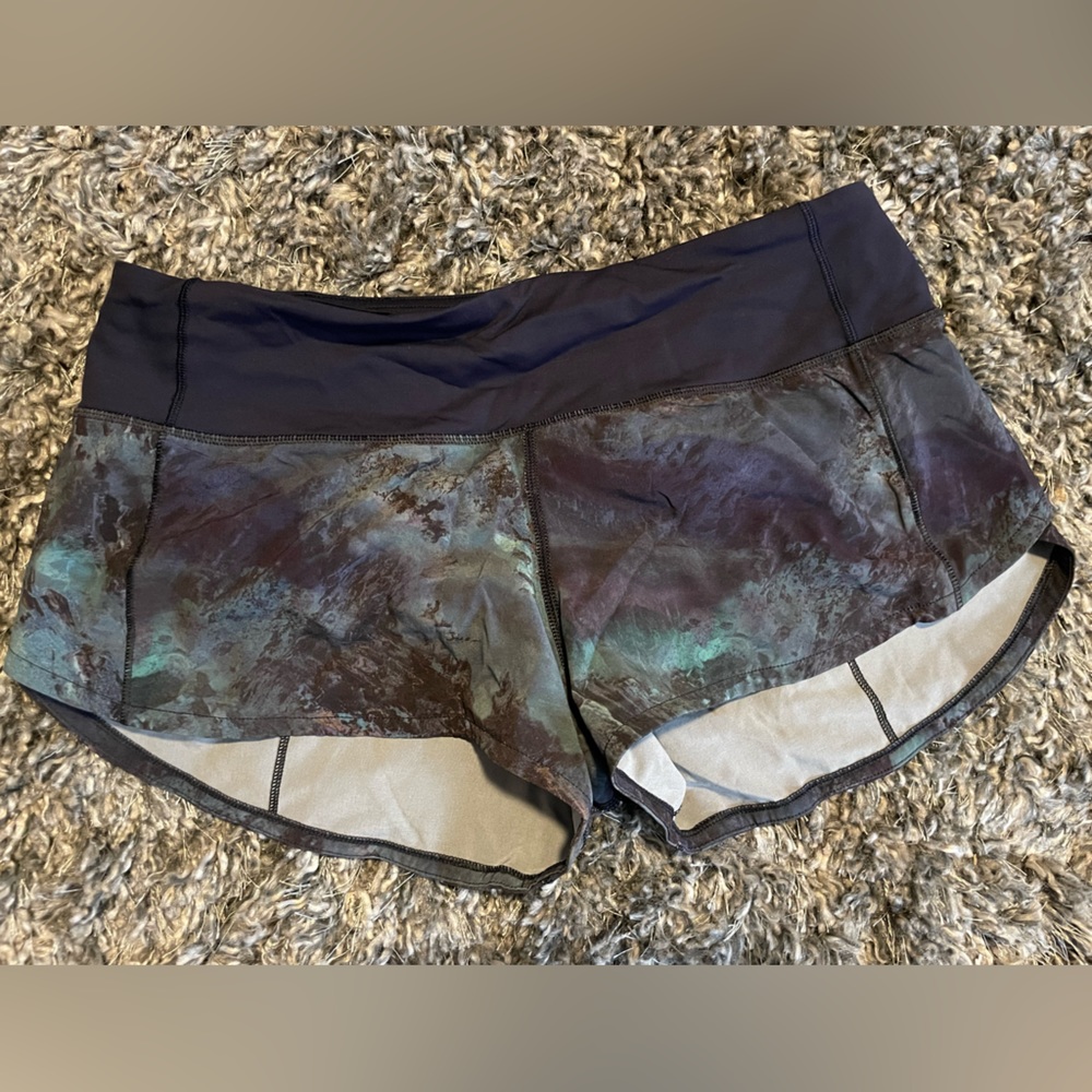 Lululemon Speed Shorts SZ 4 Rare!